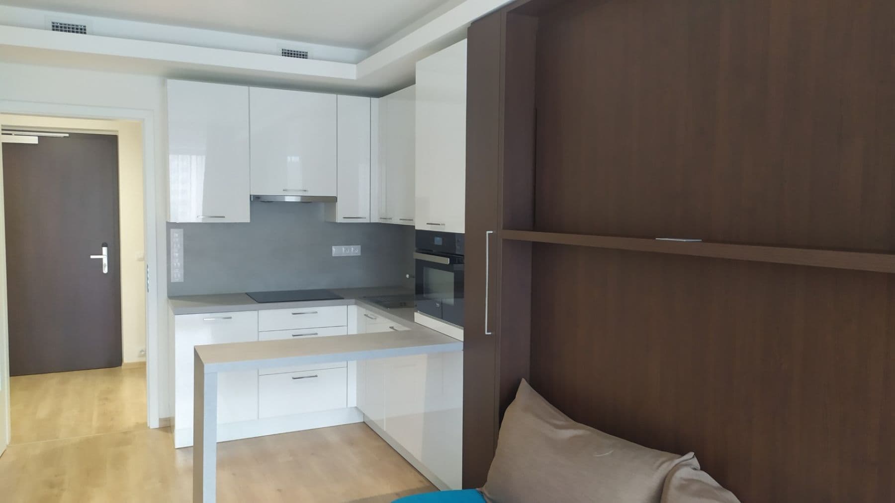 Studio flat to rent, 30 m², Mukařovského, Prague, Prague Studio flat to rent, 30 m², Mukařovského, Prague, Prague