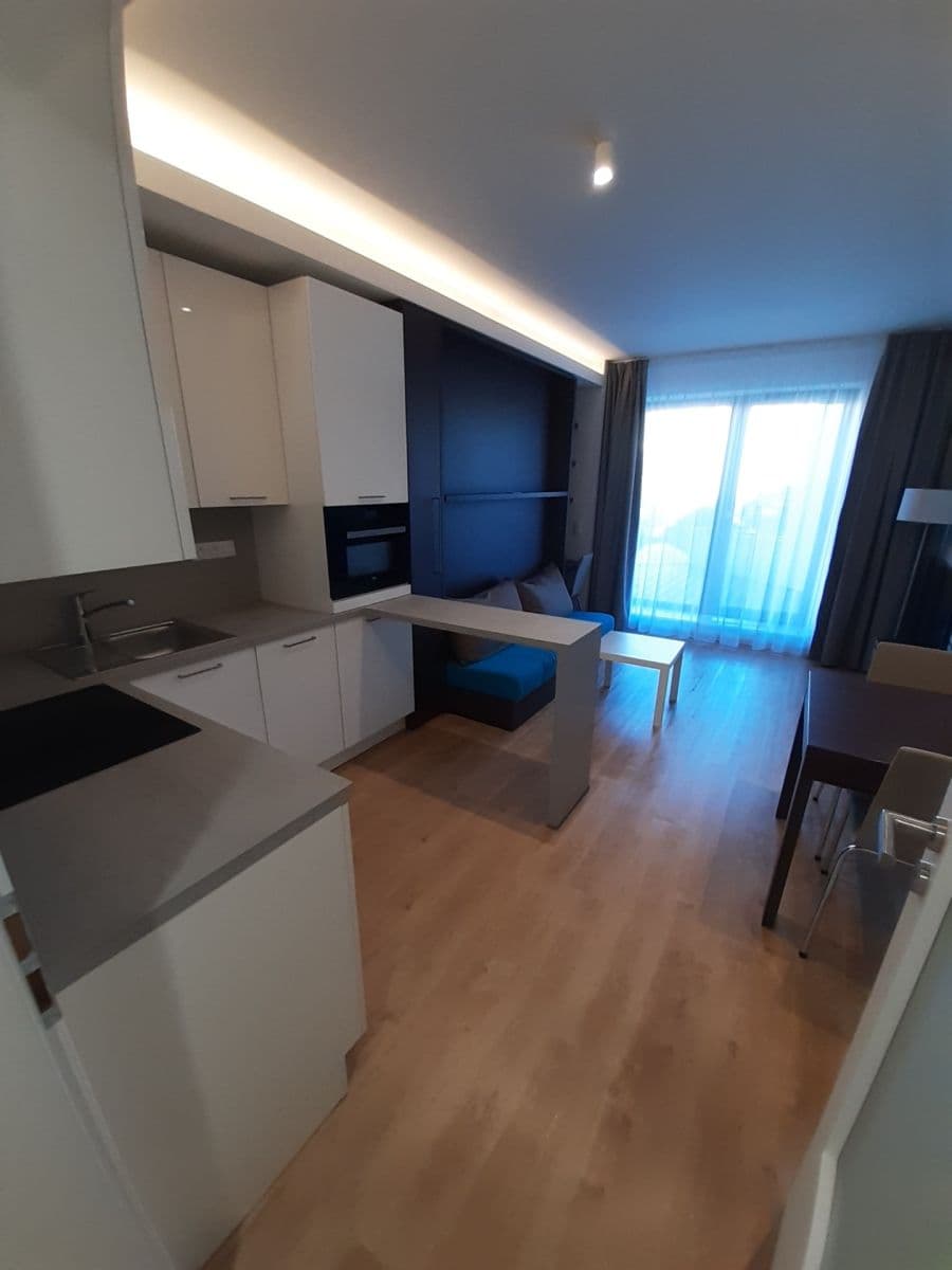 Studio flat to rent, 30 m², Mukařovského, Prague, Prague Studio flat to rent, 30 m², Mukařovského, Prague, Prague