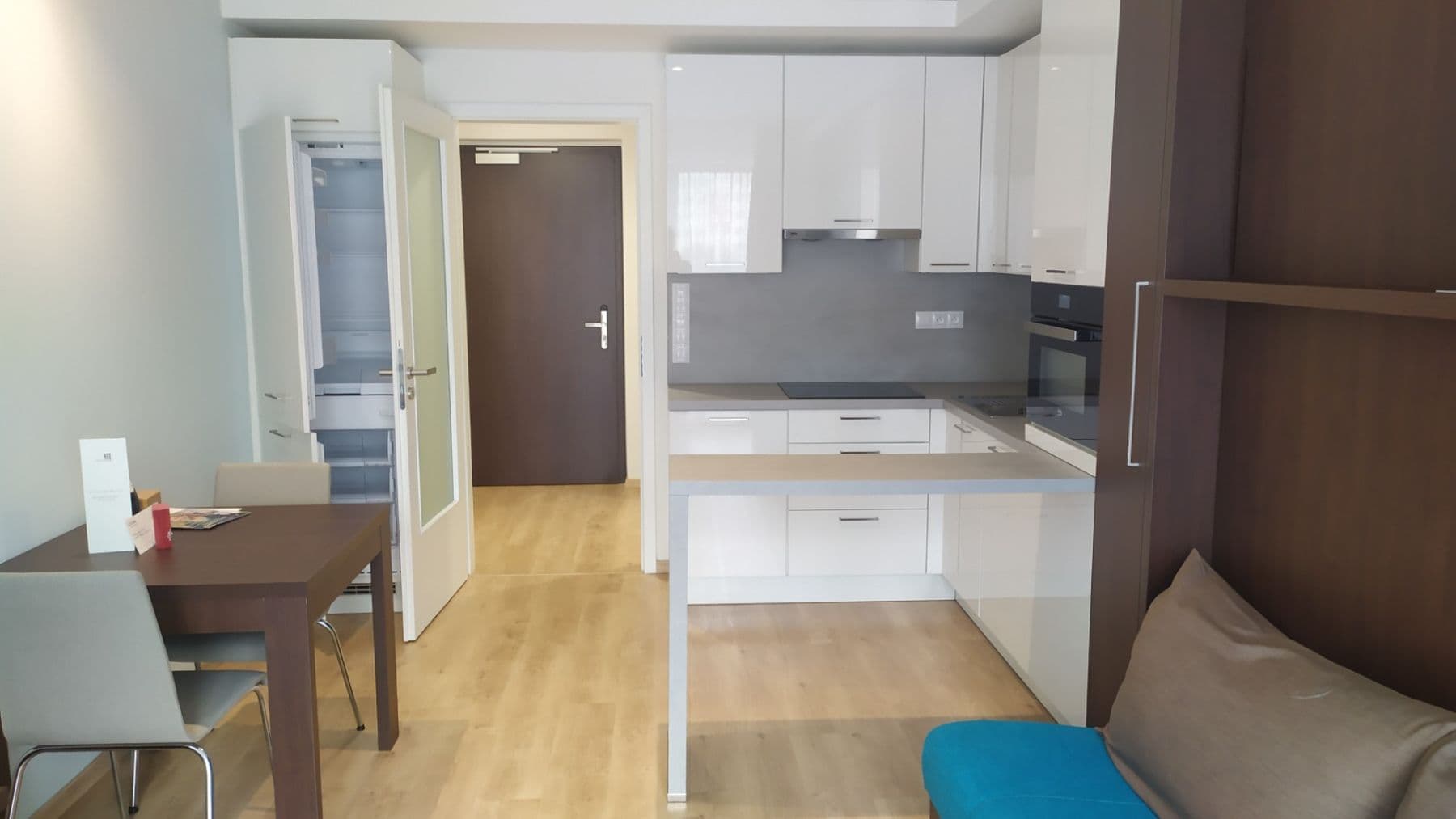Studio flat to rent, 30 m², Mukařovského, Prague, Prague Studio flat to rent, 30 m², Mukařovského, Prague, Prague