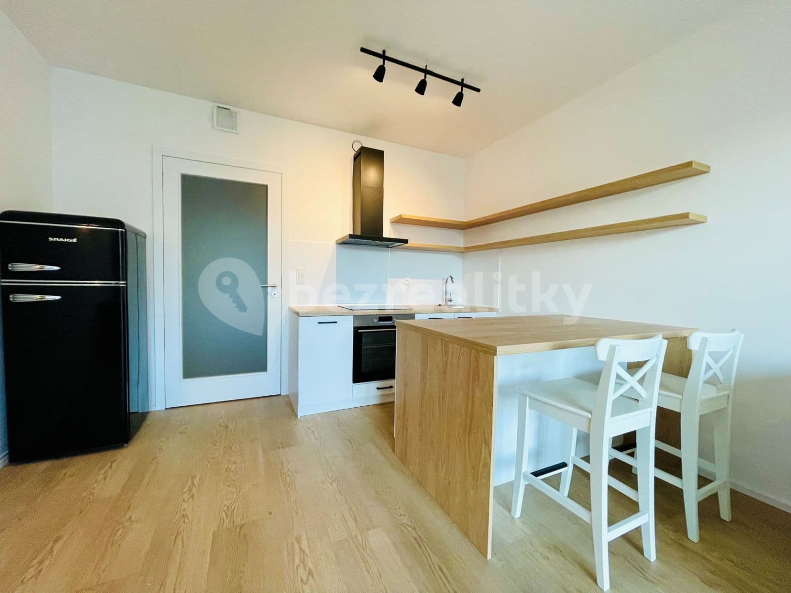 Studio flat to rent, 32 m², Vrbova, Prague, Prague Studio flat to rent, 32 m², Vrbova, Prague, Prague