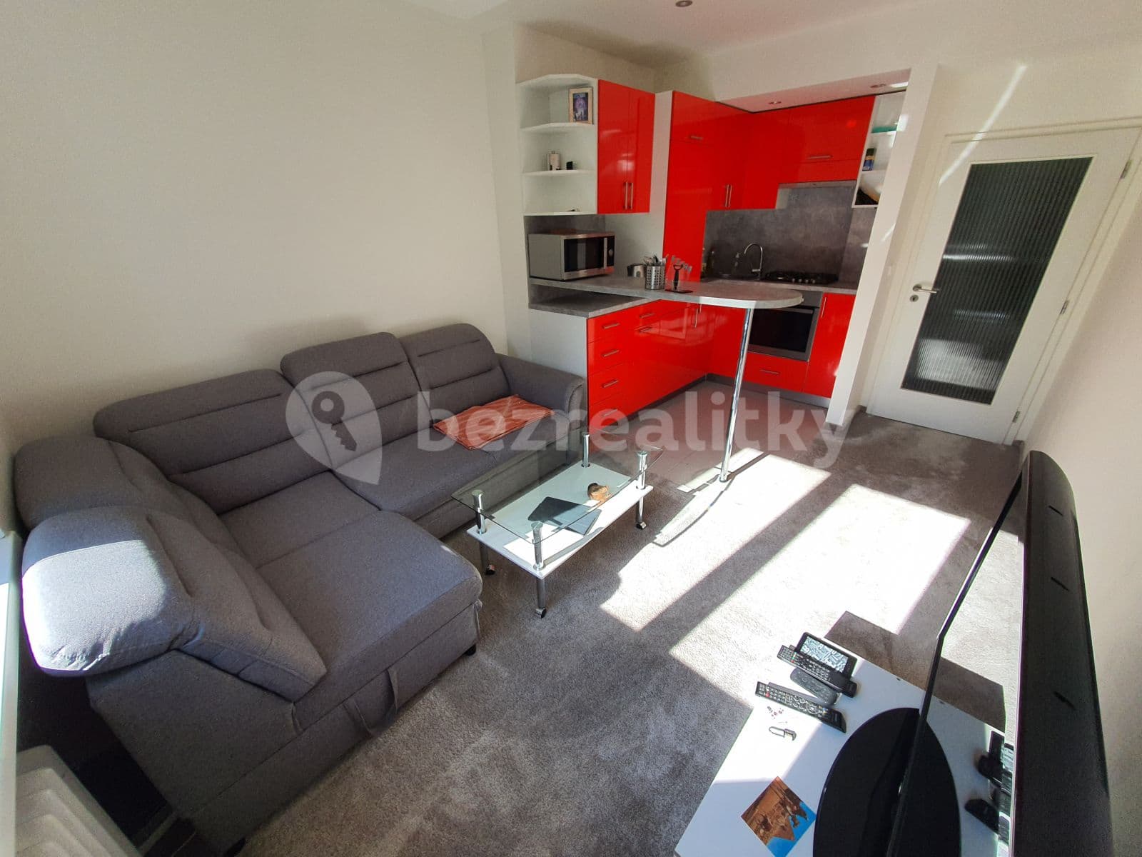 2 bedroom with open-plan kitchen flat to rent, 63 m², Táborská, Prague, Prague 2 bedroom with open-plan kitchen flat to rent, 63 m², Táborská, Prague, Prague