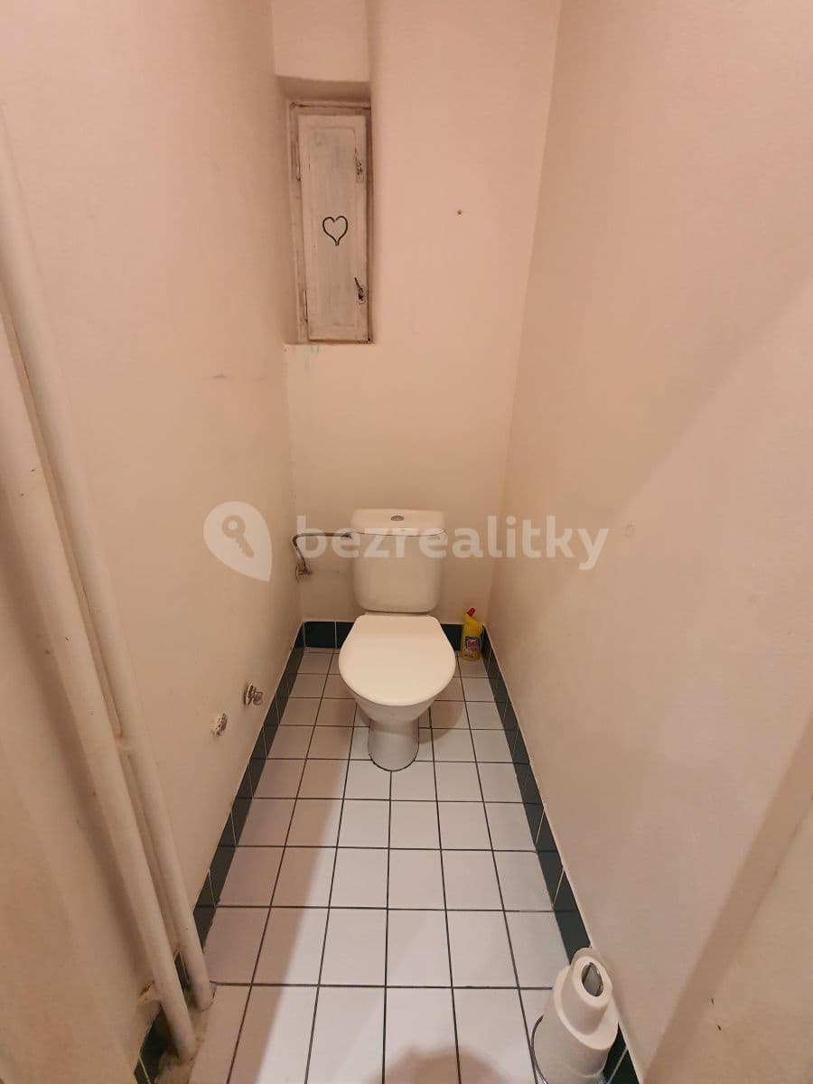 2 bedroom with open-plan kitchen flat to rent, 63 m², Táborská, Prague, Prague 2 bedroom with open-plan kitchen flat to rent, 63 m², Táborská, Prague, Prague