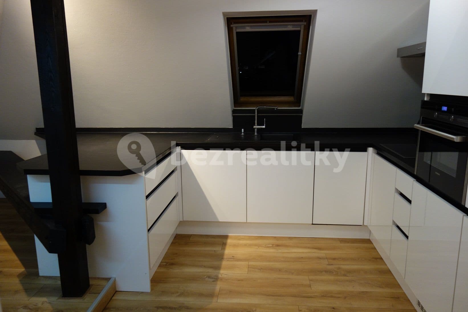 3 bedroom flat to rent, 90 m², U Háje, Prague, Prague 3 bedroom flat to rent, 90 m², U Háje, Prague, Prague