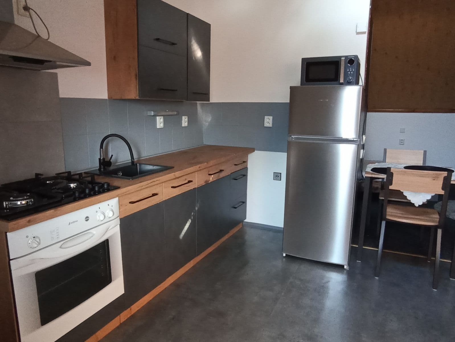 Studio flat to rent, 34 m², Záryby, Středočeský Region Studio flat to rent, 34 m², Záryby, Středočeský Region