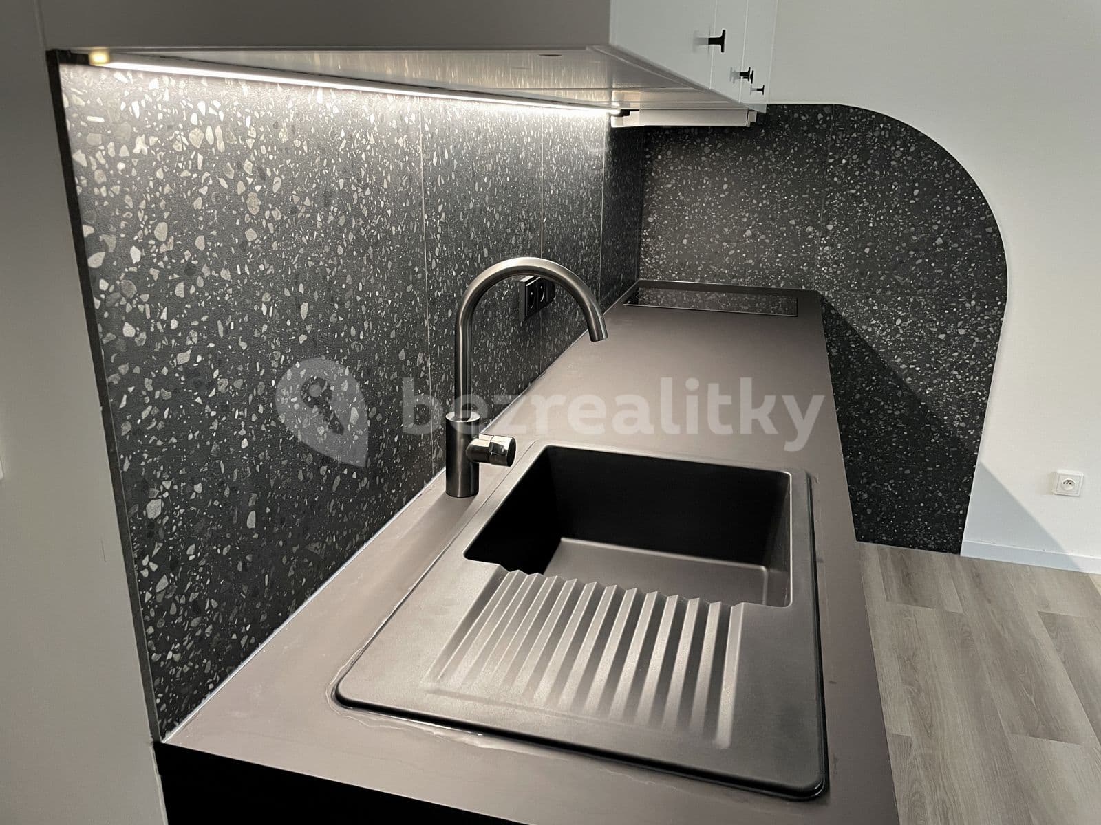 Small studio flat to rent, 29 m², U Družstva Ideál, Prague, Prague Small studio flat to rent, 29 m², U Družstva Ideál, Prague, Prague