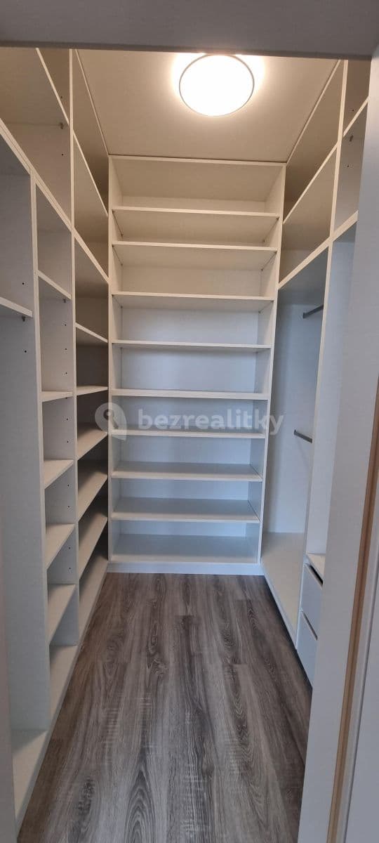 1 bedroom with open-plan kitchen flat to rent, 72 m², Čerpadlová, Prague, Prague 1 bedroom with open-plan kitchen flat to rent, 72 m², Čerpadlová, Prague, Prague