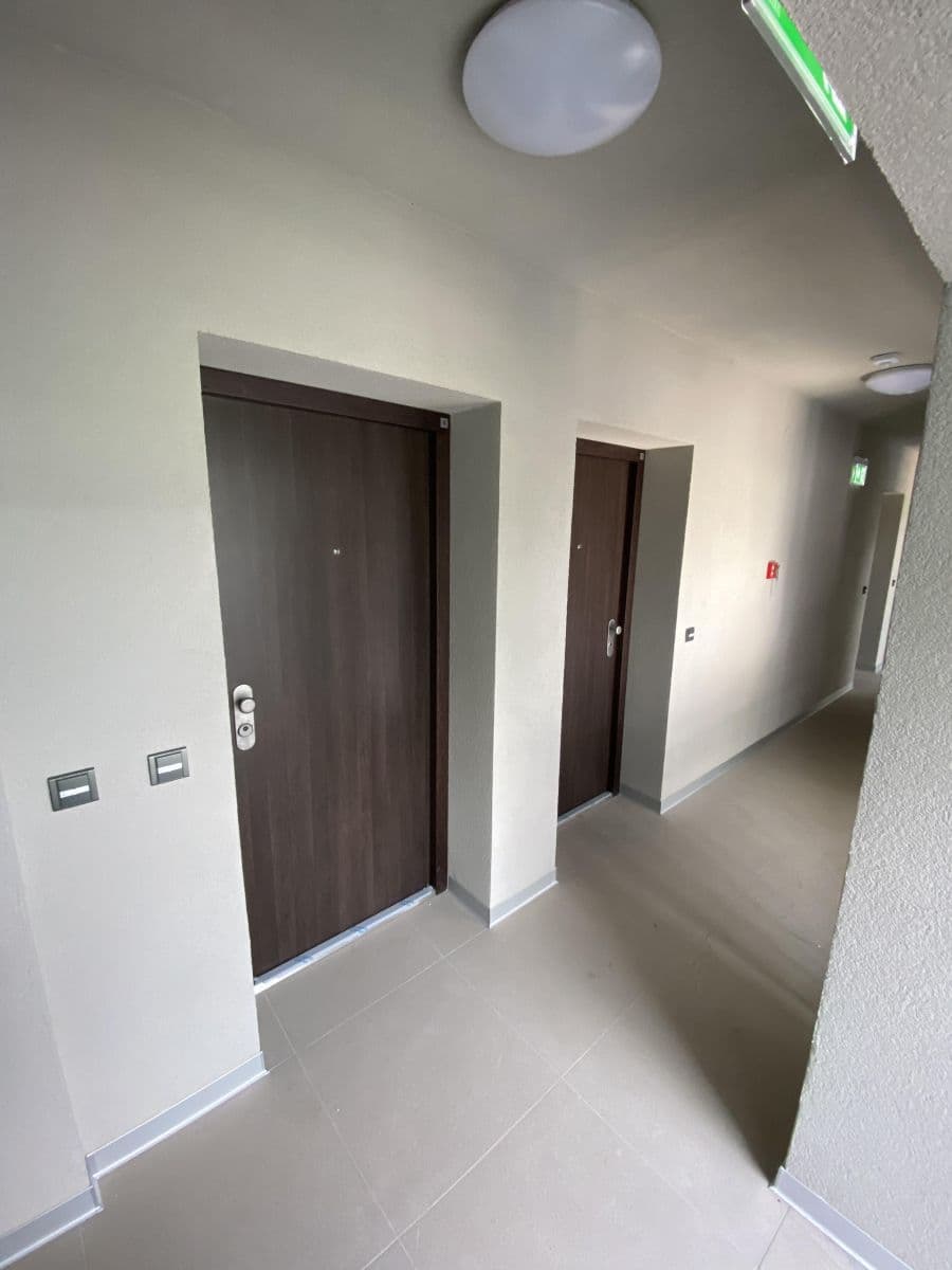 1 bedroom with open-plan kitchen flat to rent, 52 m², K Vltavě, Prague, Prague 1 bedroom with open-plan kitchen flat to rent, 52 m², K Vltavě, Prague, Prague