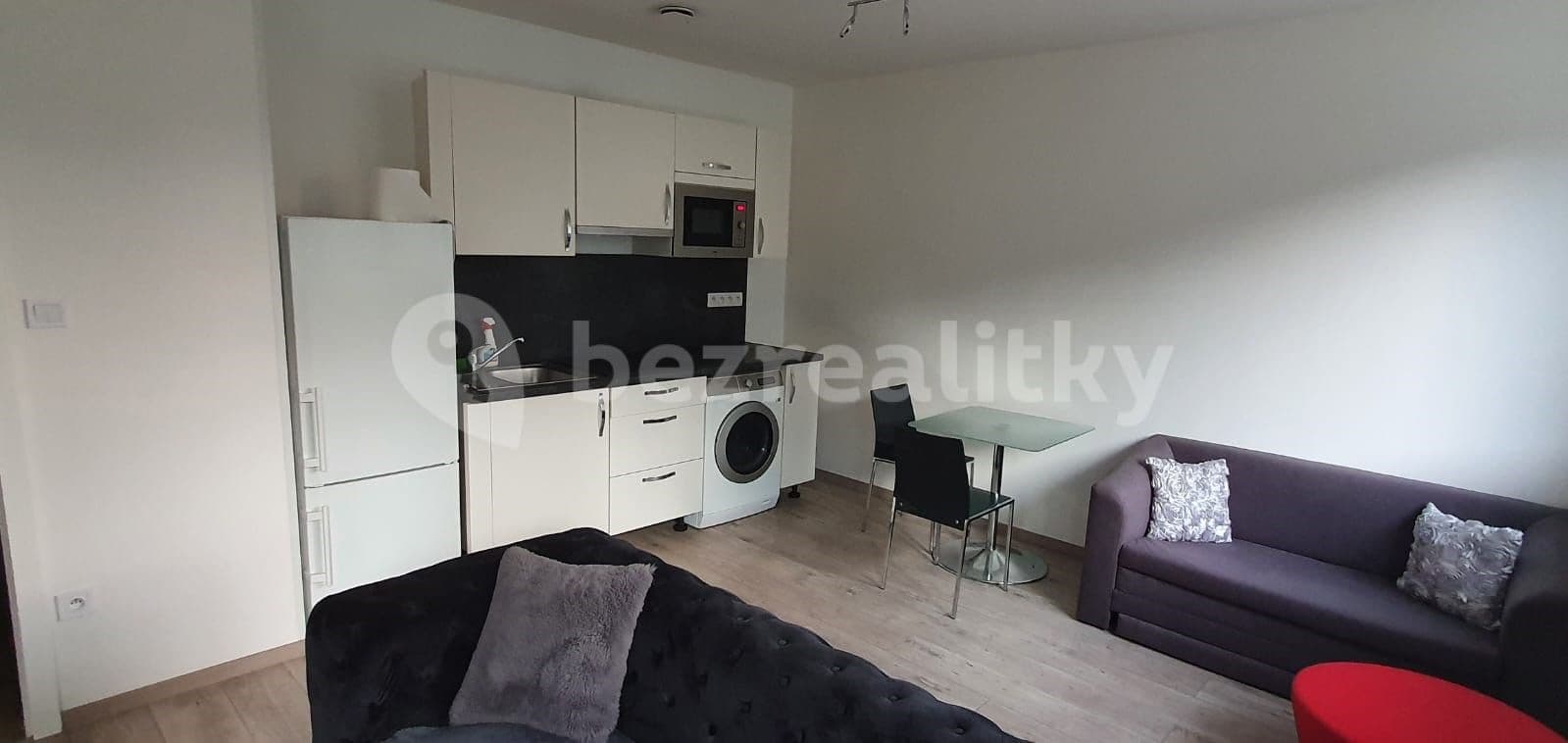 Studio flat to rent, 33 m², Limuzská, Prague, Prague Studio flat to rent, 33 m², Limuzská, Prague, Prague