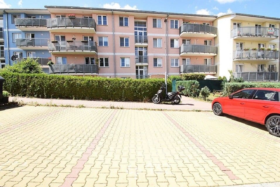 1 bedroom with open-plan kitchen flat for sale, 62 m², Modletice, Středočeský Region 1 bedroom with open-plan kitchen flat for sale, 62 m², Modletice, Středočeský Region