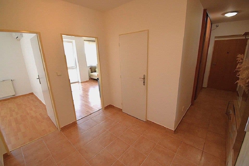 1 bedroom with open-plan kitchen flat for sale, 62 m², Modletice, Středočeský Region 1 bedroom with open-plan kitchen flat for sale, 62 m², Modletice, Středočeský Region