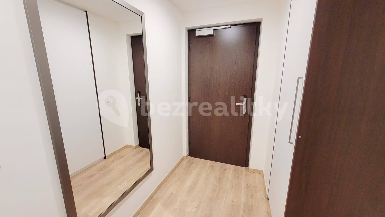 Studio flat to rent, 26 m², Mukařovského, Prague, Prague Studio flat to rent, 26 m², Mukařovského, Prague, Prague