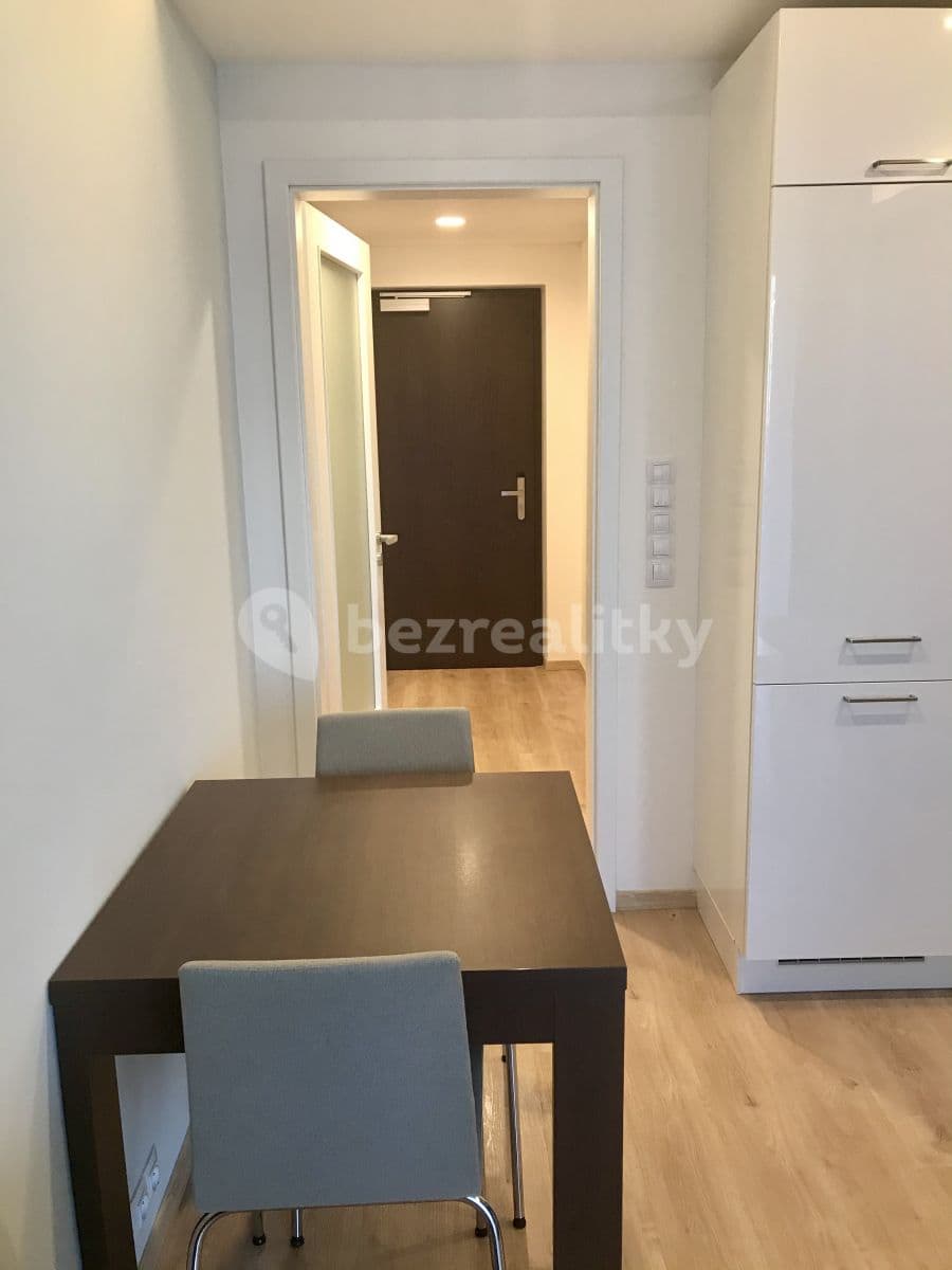 Studio flat to rent, 26 m², Mukařovského, Prague, Prague Studio flat to rent, 26 m², Mukařovského, Prague, Prague