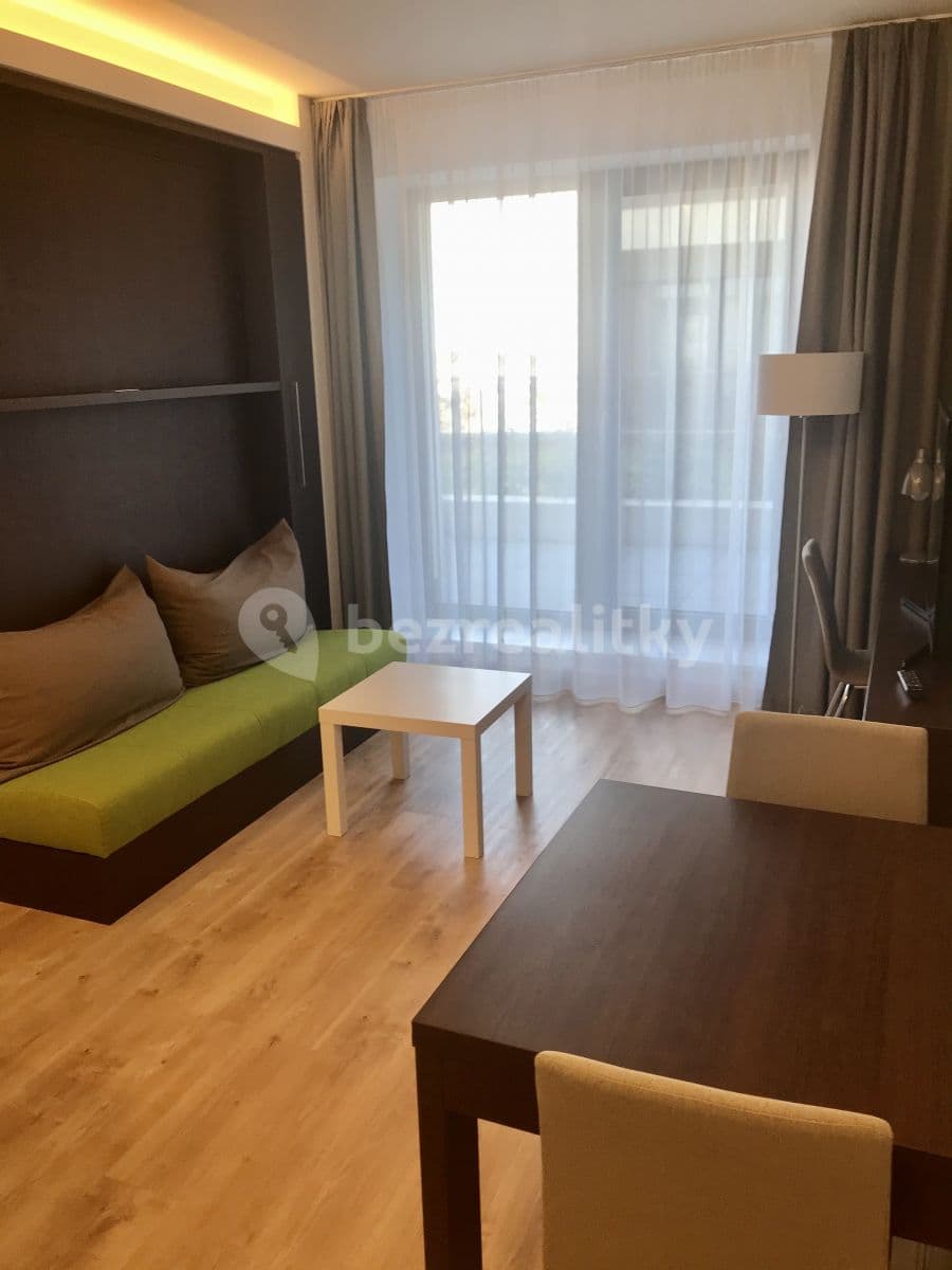 Studio flat to rent, 26 m², Mukařovského, Prague, Prague Studio flat to rent, 26 m², Mukařovského, Prague, Prague