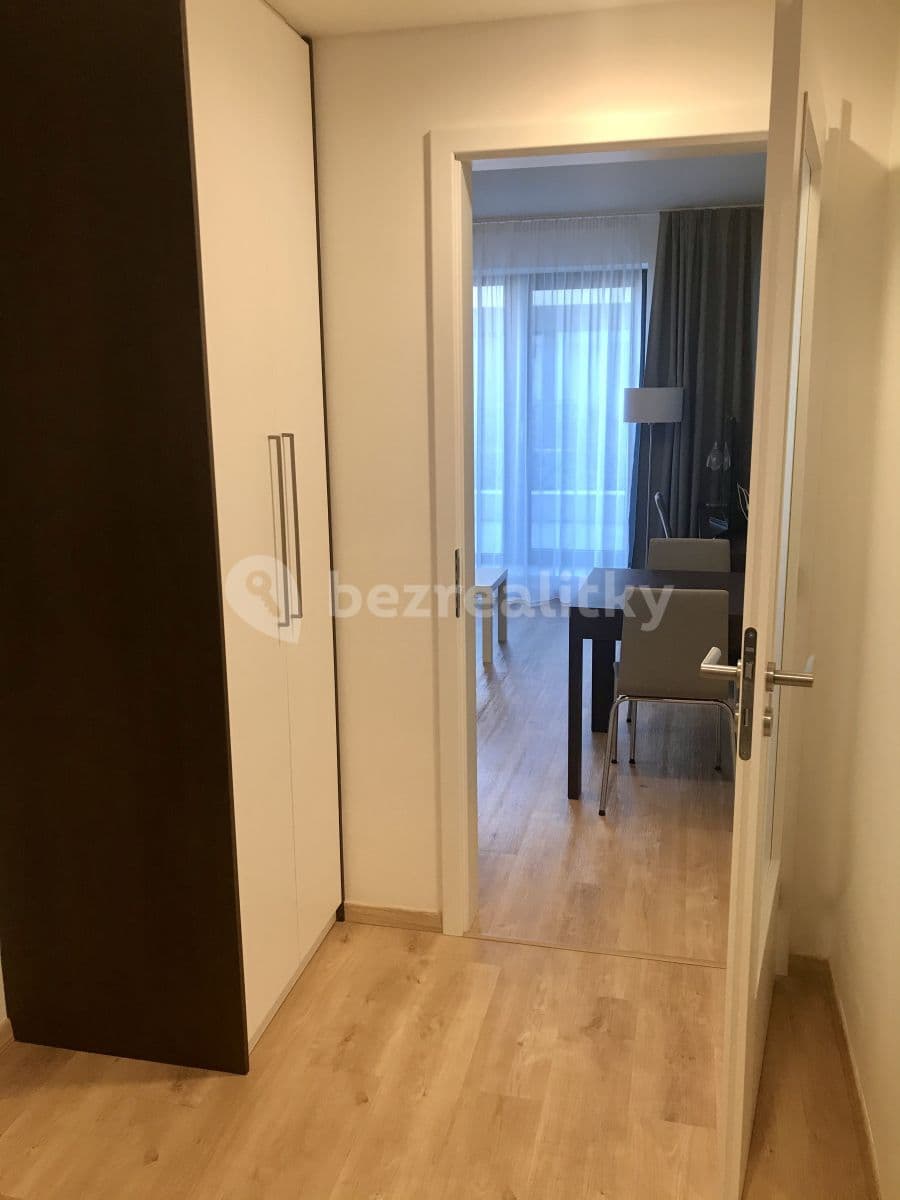 Studio flat to rent, 26 m², Mukařovského, Prague, Prague Studio flat to rent, 26 m², Mukařovského, Prague, Prague