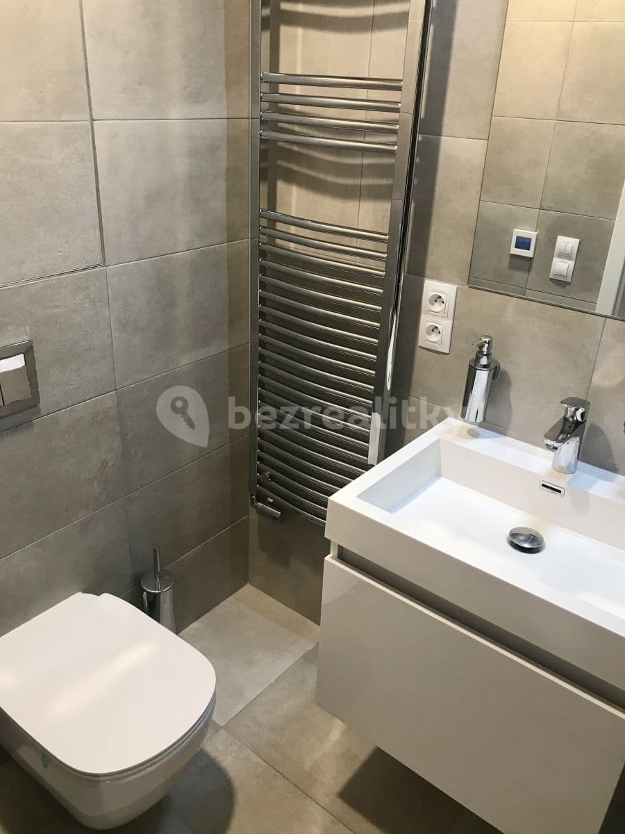 Studio flat to rent, 26 m², Mukařovského, Prague, Prague Studio flat to rent, 26 m², Mukařovského, Prague, Prague
