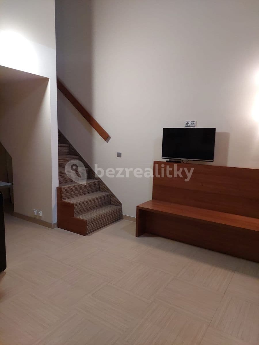 1 bedroom with open-plan kitchen flat to rent, 42 m², Pod Dálnicí, Králův Dvůr, Středočeský Region 1 bedroom with open-plan kitchen flat to rent, 42 m², Pod Dálnicí, Králův Dvůr, Středočeský Region