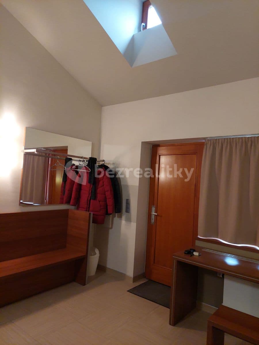 1 bedroom with open-plan kitchen flat to rent, 42 m², Pod Dálnicí, Králův Dvůr, Středočeský Region 1 bedroom with open-plan kitchen flat to rent, 42 m², Pod Dálnicí, Králův Dvůr, Středočeský Region