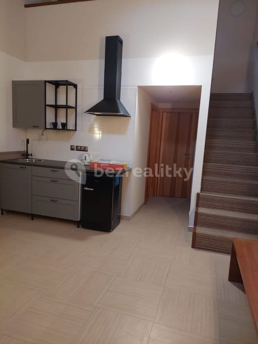 1 bedroom with open-plan kitchen flat to rent, 42 m², Pod Dálnicí, Králův Dvůr, Středočeský Region 1 bedroom with open-plan kitchen flat to rent, 42 m², Pod Dálnicí, Králův Dvůr, Středočeský Region