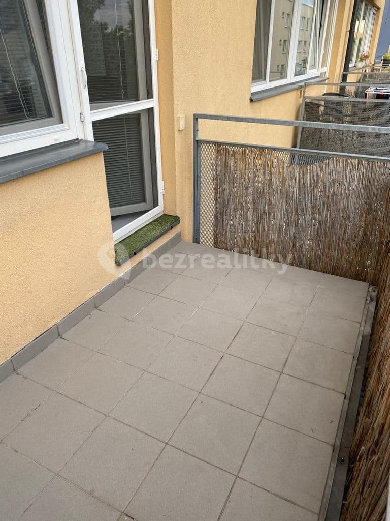 1 bedroom with open-plan kitchen flat to rent, 51 m², U Hostavického potoka, Prague, Prague 1 bedroom with open-plan kitchen flat to rent, 51 m², U Hostavického potoka, Prague, Prague