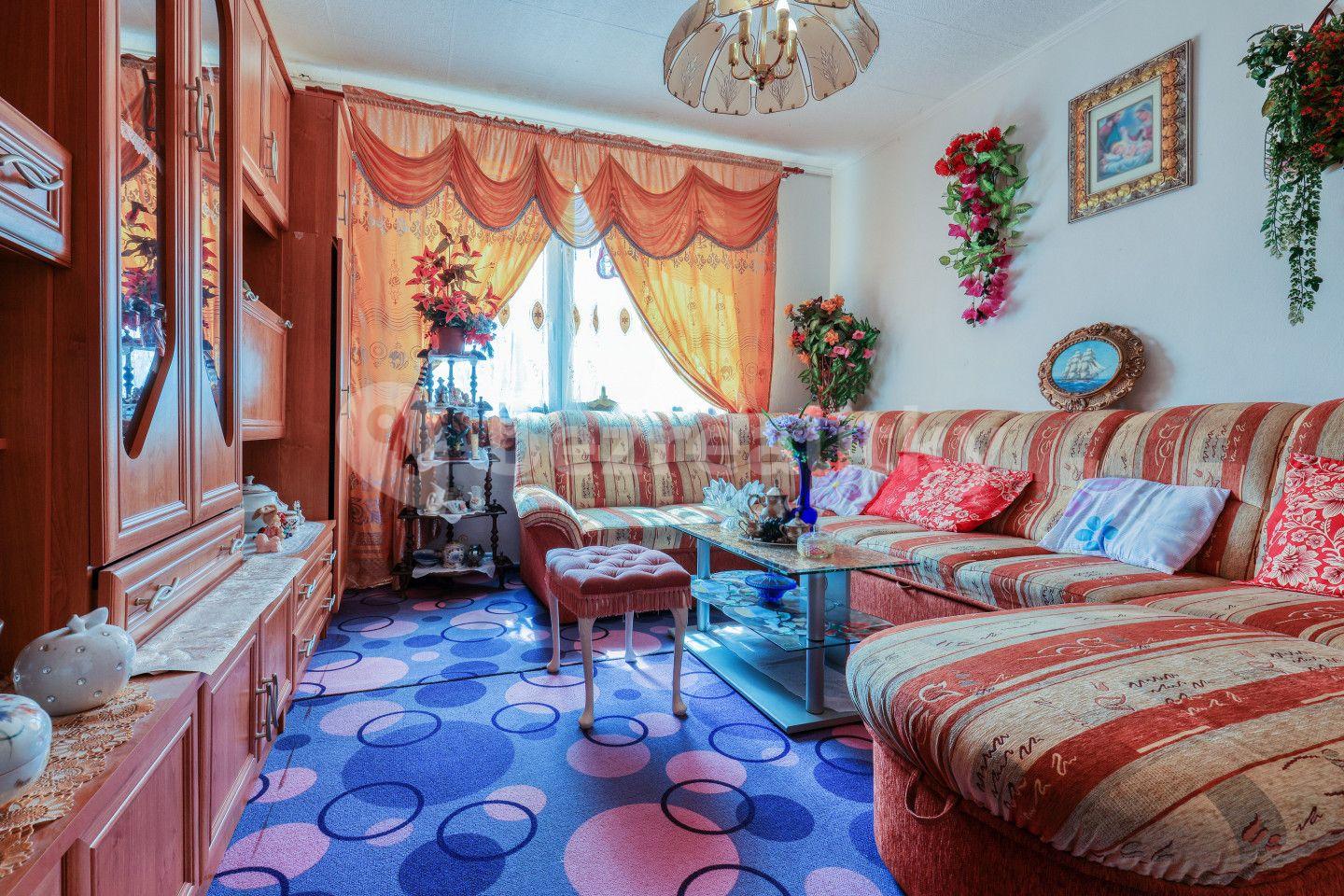 4 bedroom flat for sale, 79 m², Rovná, Karlovarský Region