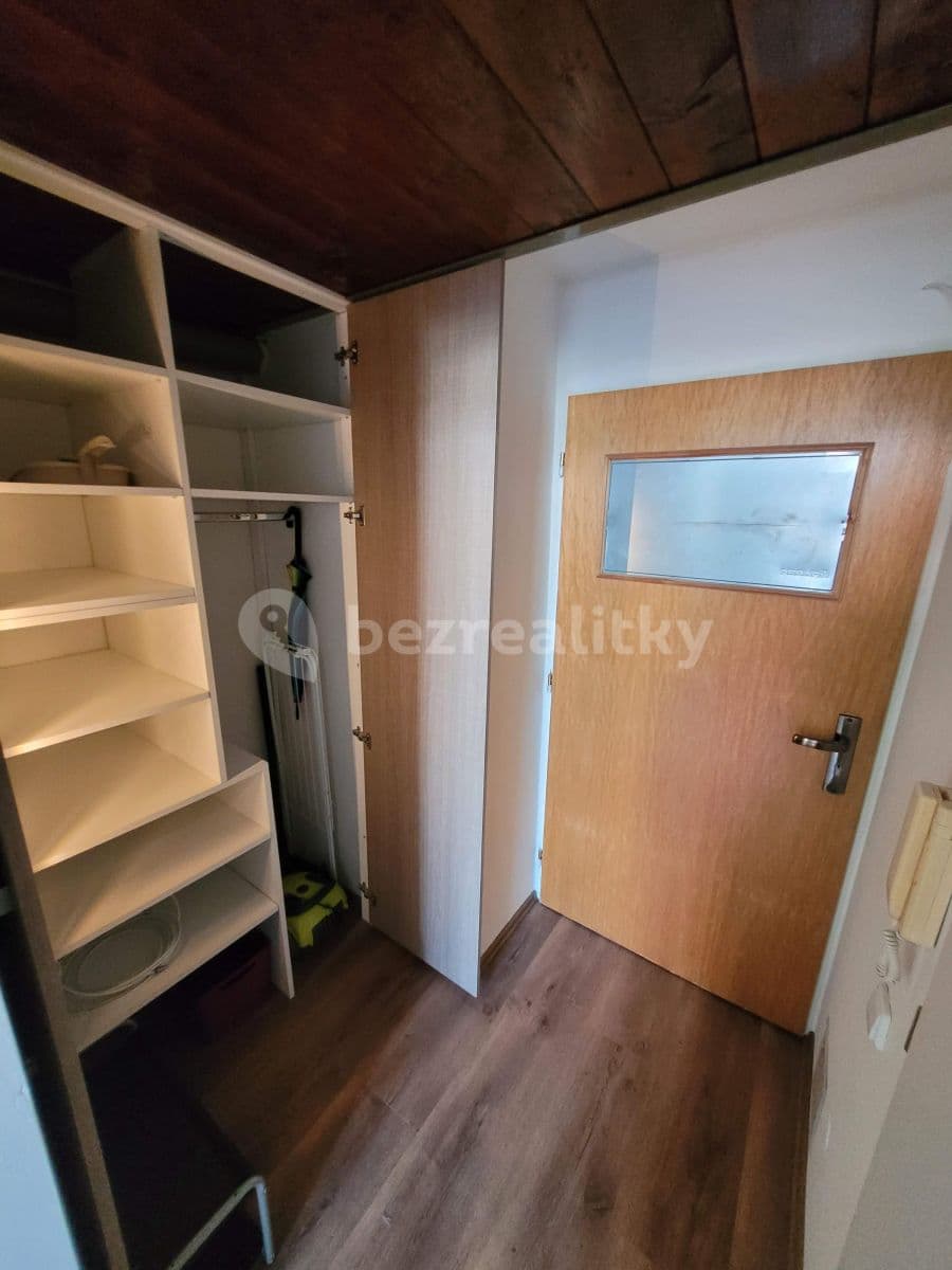 Studio flat to rent, 25 m², Magistrů, Prague, Prague Studio flat to rent, 25 m², Magistrů, Prague, Prague