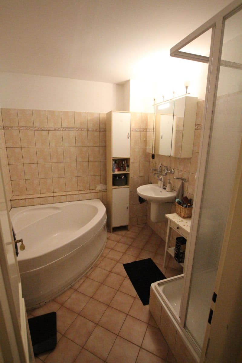 3 bedroom with open-plan kitchen flat to rent, 145 m², Krátkého, Prague, Prague 3 bedroom with open-plan kitchen flat to rent, 145 m², Krátkého, Prague, Prague