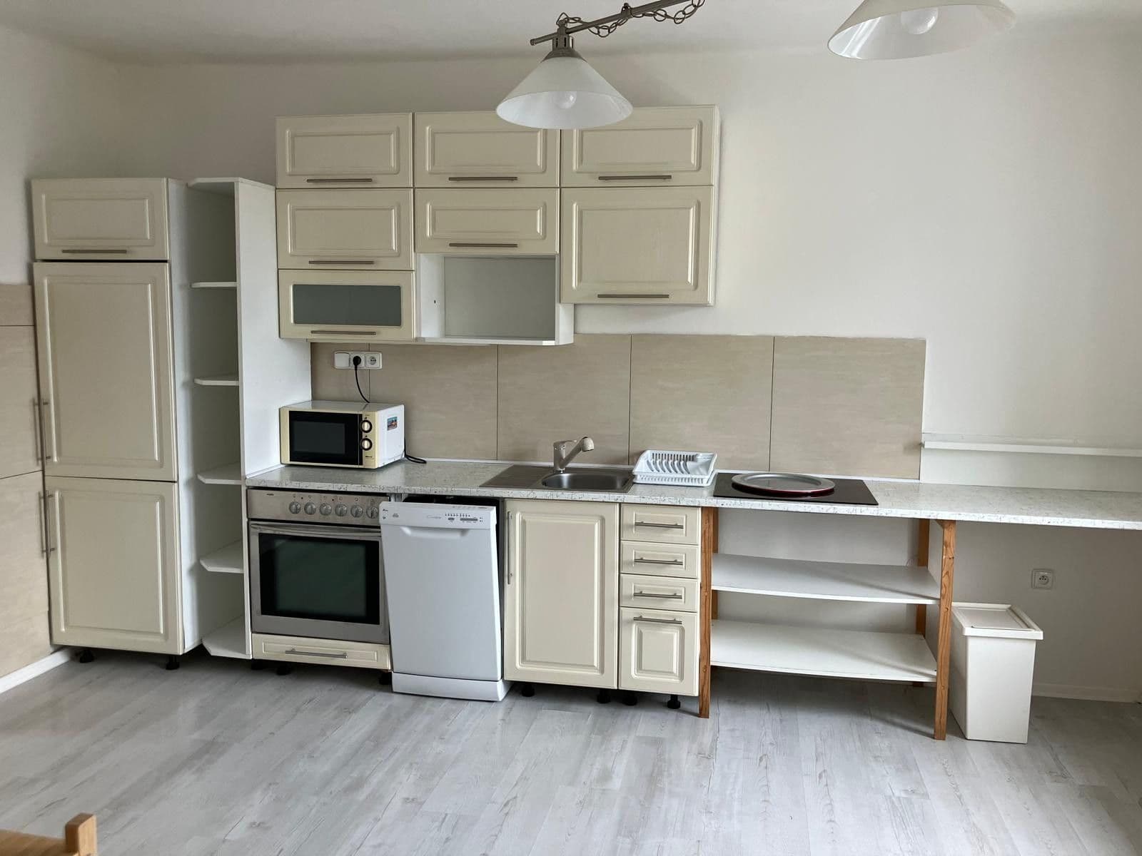 2 bedroom flat to rent, 65 m², Vysokoškolská, Prague, Prague 2 bedroom flat to rent, 65 m², Vysokoškolská, Prague, Prague