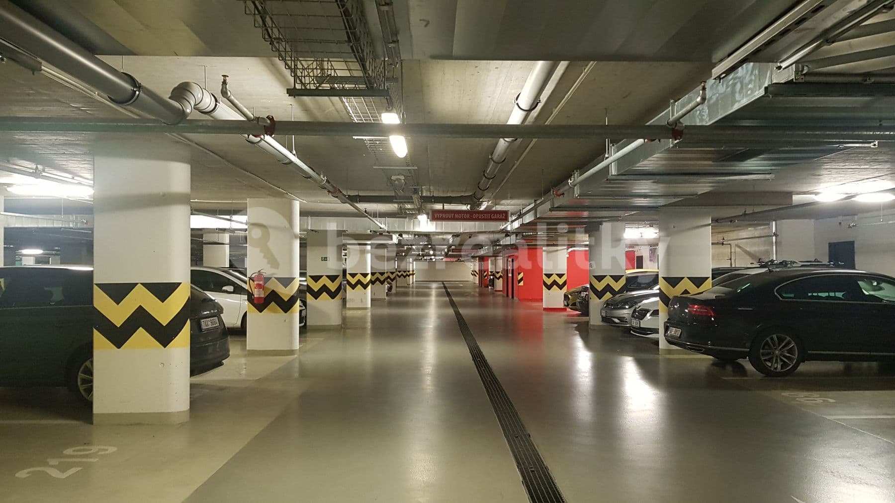 garage to rent, 13 m², Nad Úžlabinou, Prague, Prague garage to rent, 13 m², Nad Úžlabinou, Prague, Prague