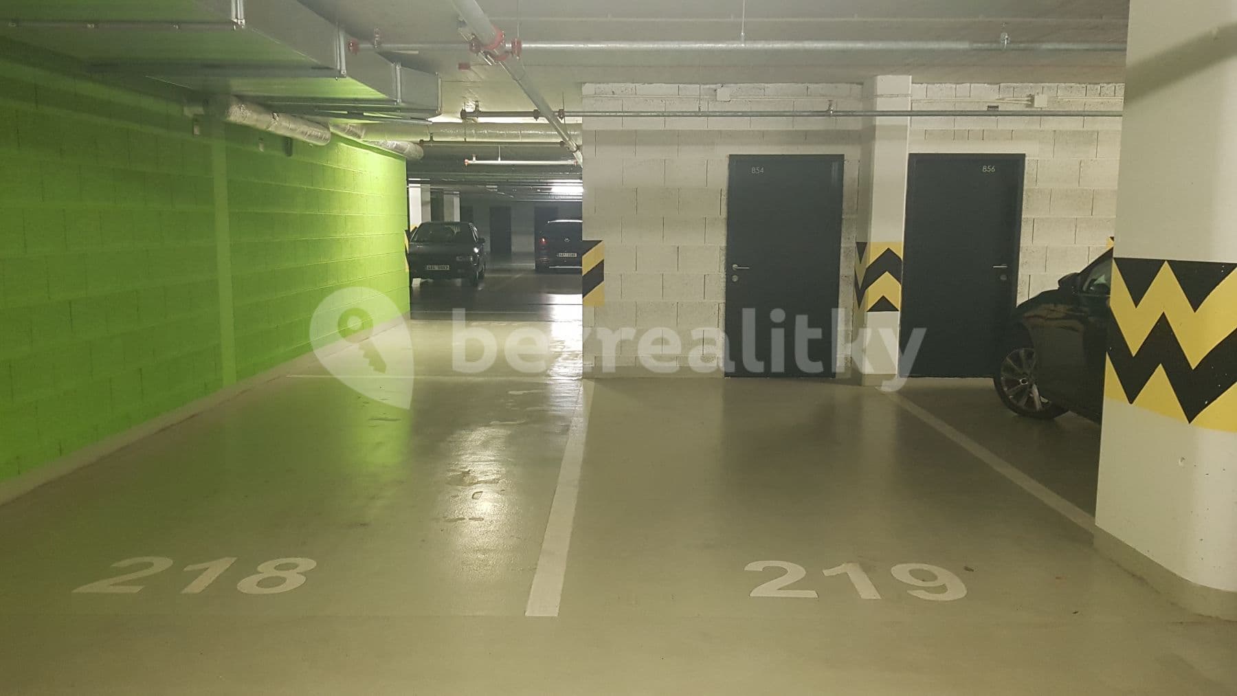 garage to rent, 13 m², Nad Úžlabinou, Prague, Prague garage to rent, 13 m², Nad Úžlabinou, Prague, Prague