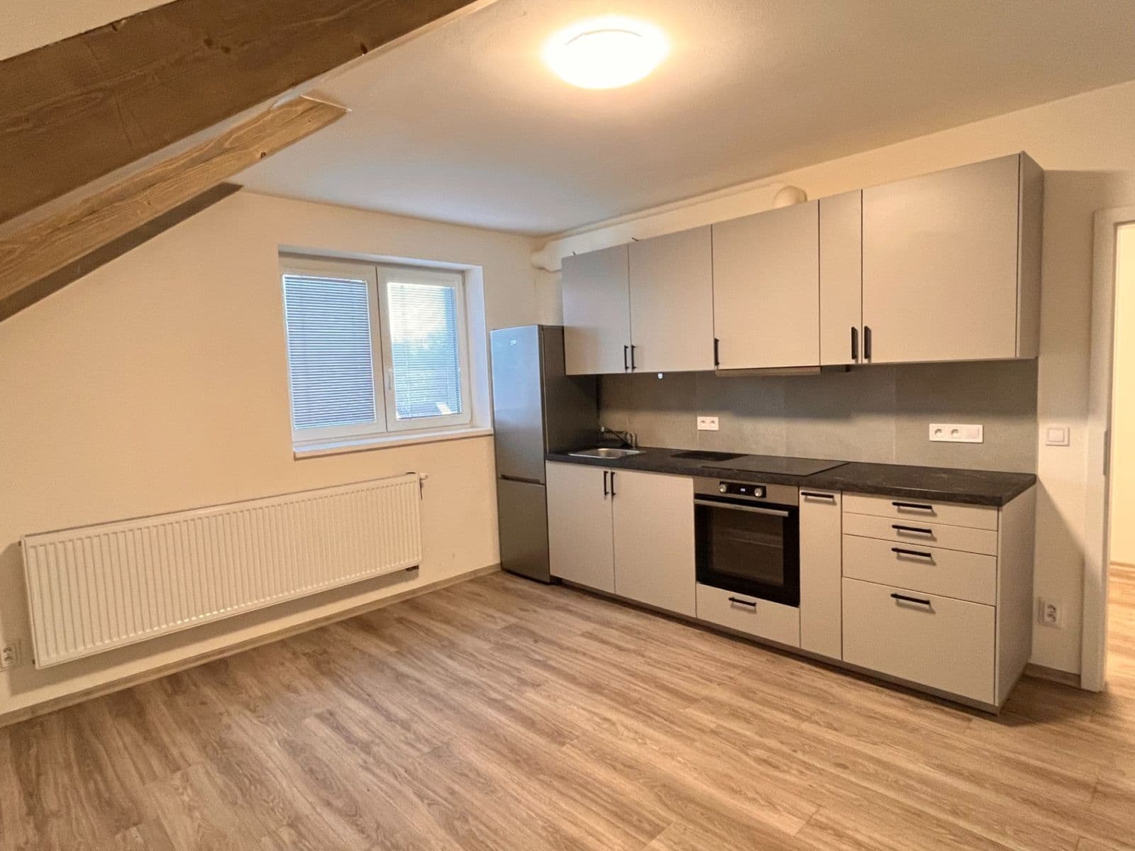 1 bedroom with open-plan kitchen flat to rent, 35 m², náměstí Jiřího z Poděbrad, Nový Knín, Středočeský Region 1 bedroom with open-plan kitchen flat to rent, 35 m², náměstí Jiřího z Poděbrad, Nový Knín, Středočeský Region