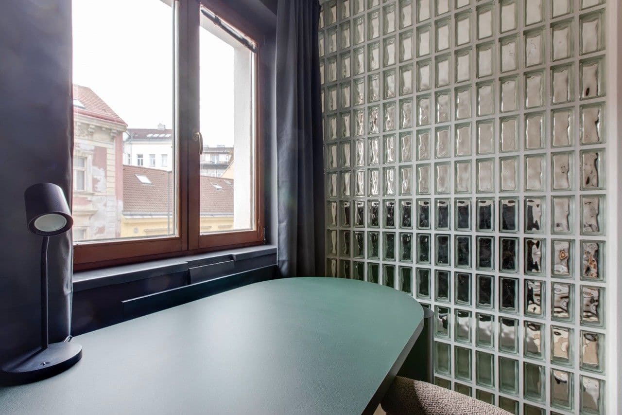 1 bedroom with open-plan kitchen flat to rent, 43 m², Husitská, Prague, Prague 1 bedroom with open-plan kitchen flat to rent, 43 m², Husitská, Prague, Prague