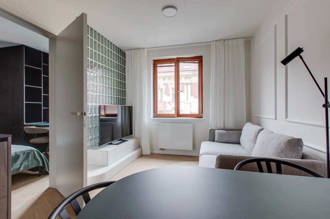 1 bedroom with open-plan kitchen flat to rent, 43 m², Husitská, Prague, Prague 1 bedroom with open-plan kitchen flat to rent, 43 m², Husitská, Prague, Prague