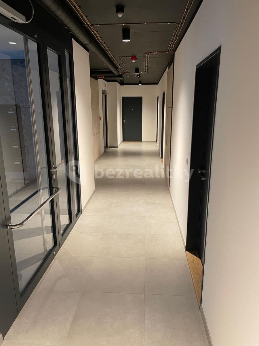 1 bedroom with open-plan kitchen flat to rent, 60 m², Ramonova, Prague, Prague 1 bedroom with open-plan kitchen flat to rent, 60 m², Ramonova, Prague, Prague