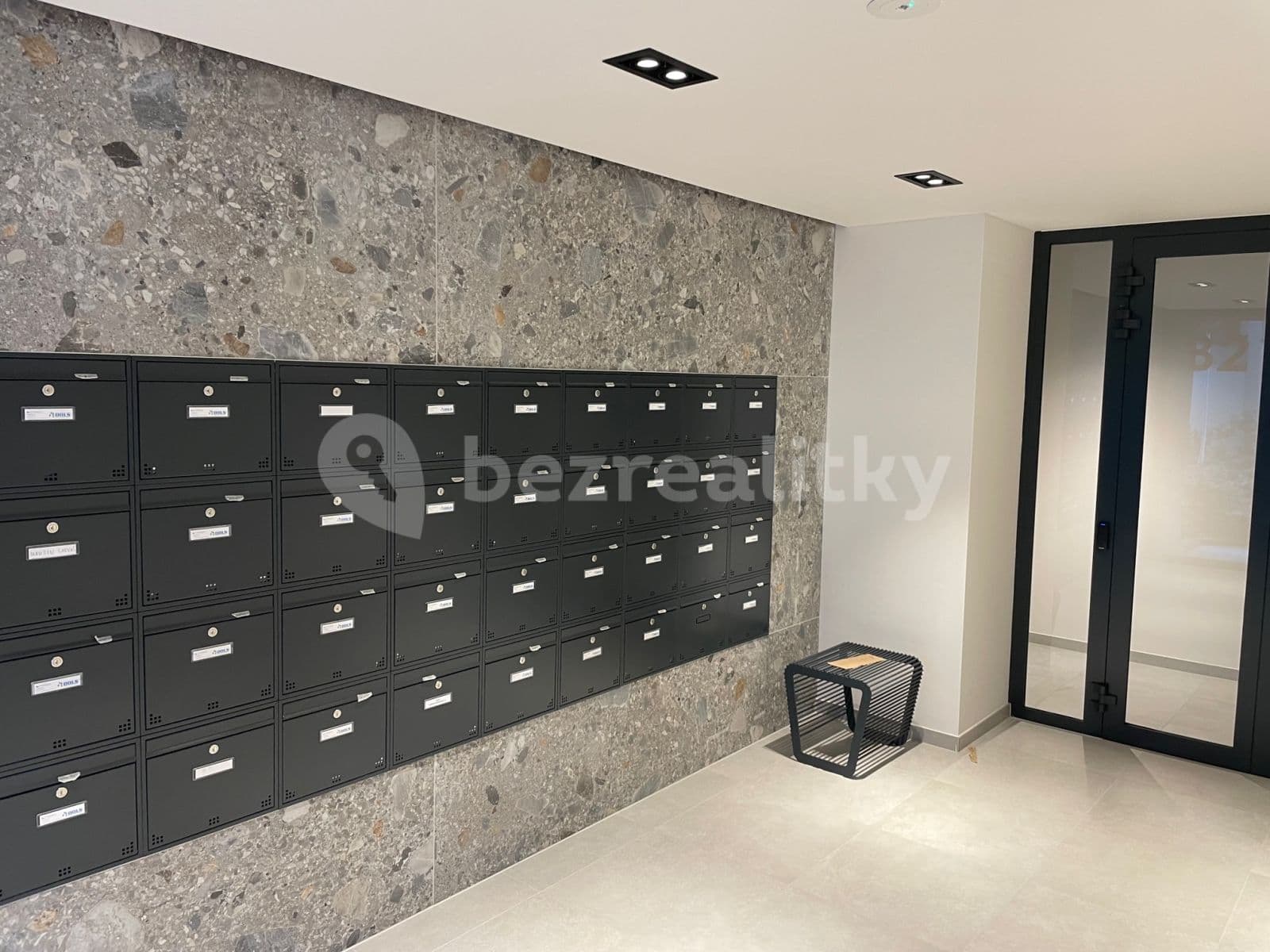 1 bedroom with open-plan kitchen flat to rent, 60 m², Ramonova, Prague, Prague 1 bedroom with open-plan kitchen flat to rent, 60 m², Ramonova, Prague, Prague