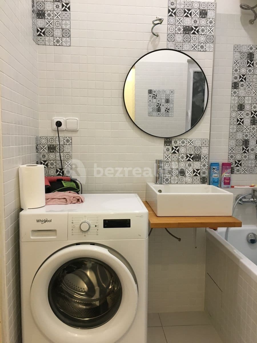 Studio flat to rent, 36 m², Kotlaska, Prague, Prague Studio flat to rent, 36 m², Kotlaska, Prague, Prague
