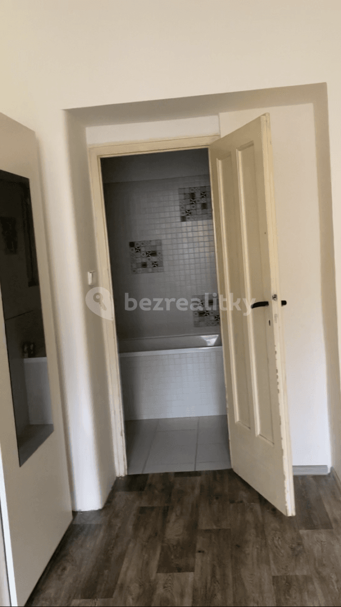 Studio flat to rent, 36 m², Kotlaska, Prague, Prague Studio flat to rent, 36 m², Kotlaska, Prague, Prague