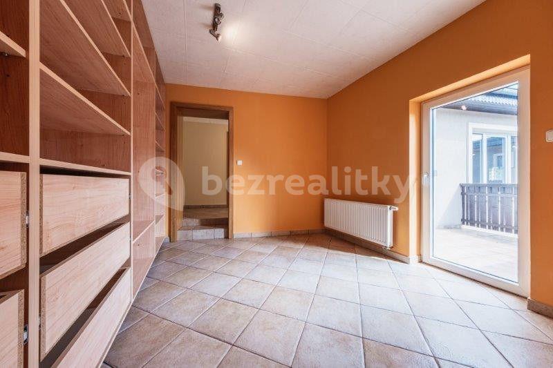 house for sale, 332 m², Husova, Šestajovice, Středočeský Region