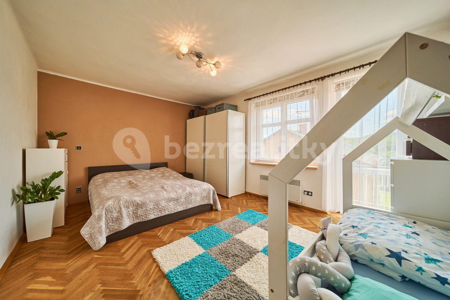 1 bedroom with open-plan kitchen flat for sale, 80 m², Chotěvice, Královéhradecký Region