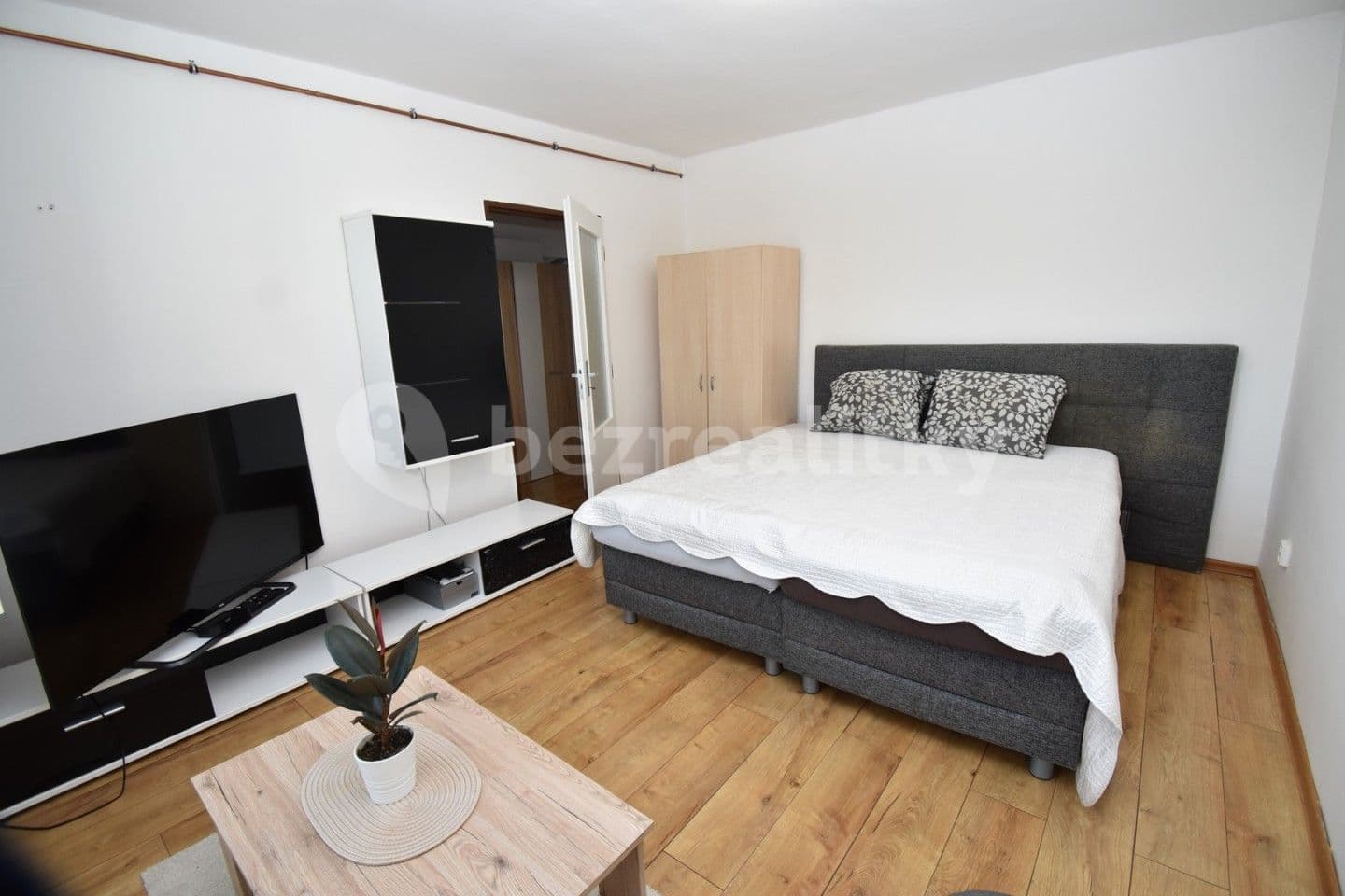 2 bedroom flat for sale, 59 m², U Tržnice, Neratovice, Středočeský Region