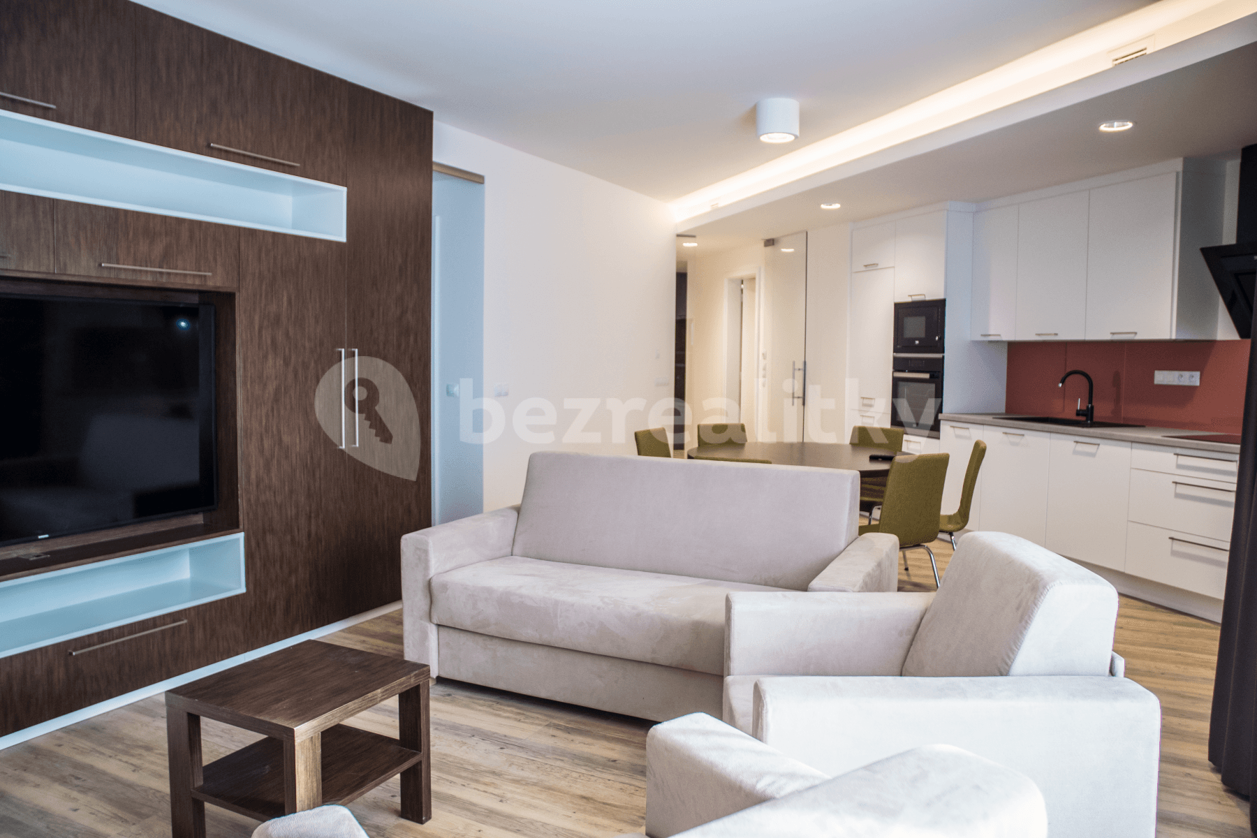 3 bedroom with open-plan kitchen flat to rent, 109 m², Mukařovského, Prague, Prague 3 bedroom with open-plan kitchen flat to rent, 109 m², Mukařovského, Prague, Prague