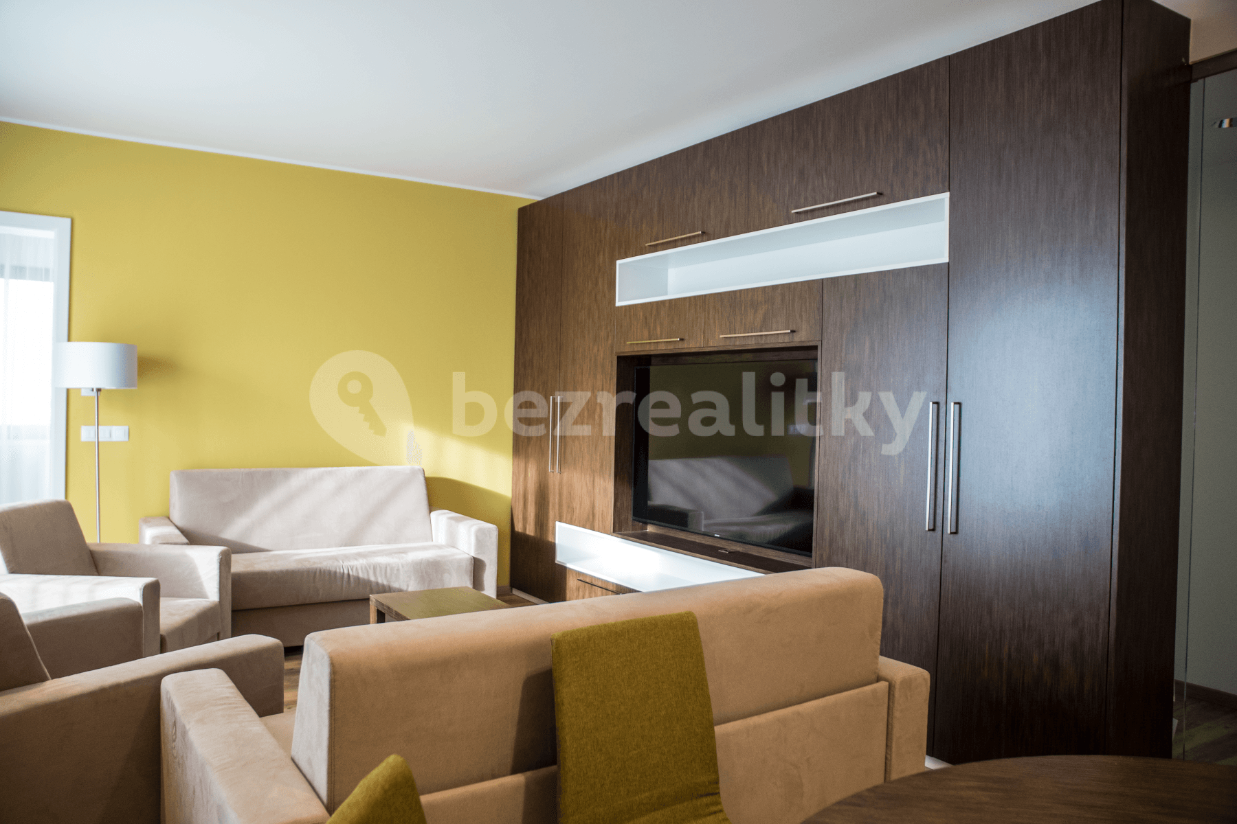 3 bedroom with open-plan kitchen flat to rent, 109 m², Mukařovského, Prague, Prague 3 bedroom with open-plan kitchen flat to rent, 109 m², Mukařovského, Prague, Prague