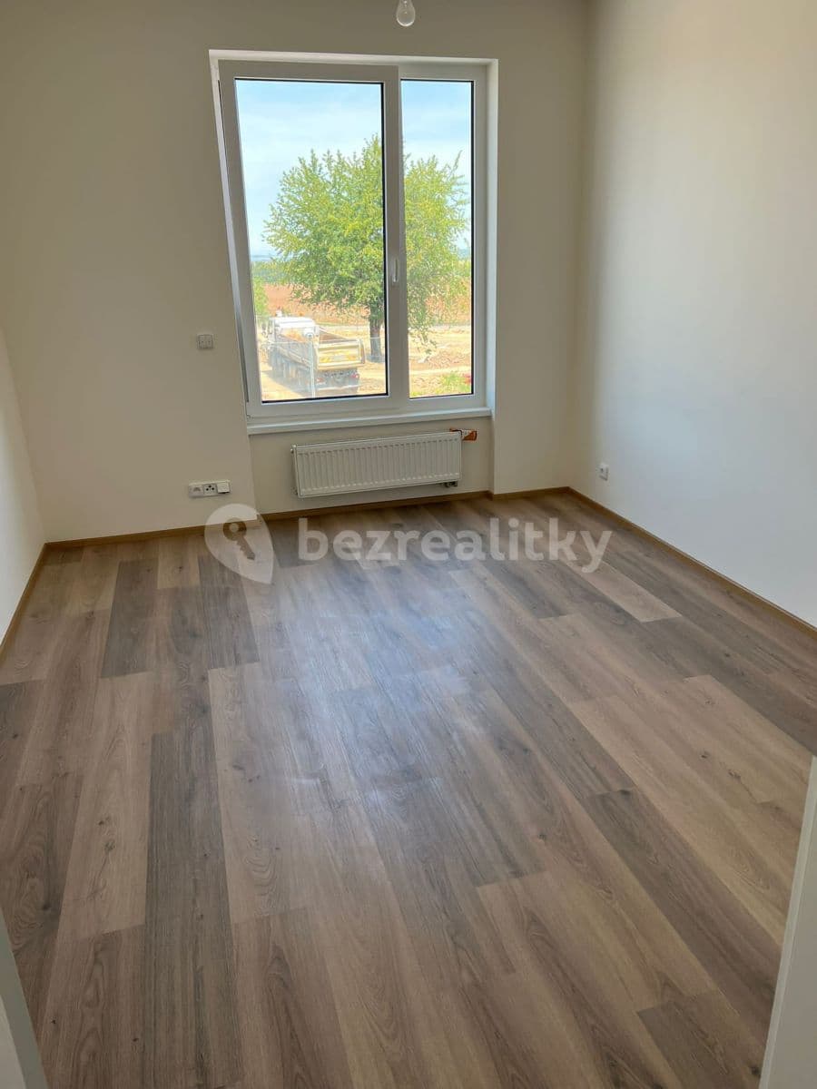 1 bedroom with open-plan kitchen flat to rent, 47 m², U Spojů, Prague, Prague 1 bedroom with open-plan kitchen flat to rent, 47 m², U Spojů, Prague, Prague