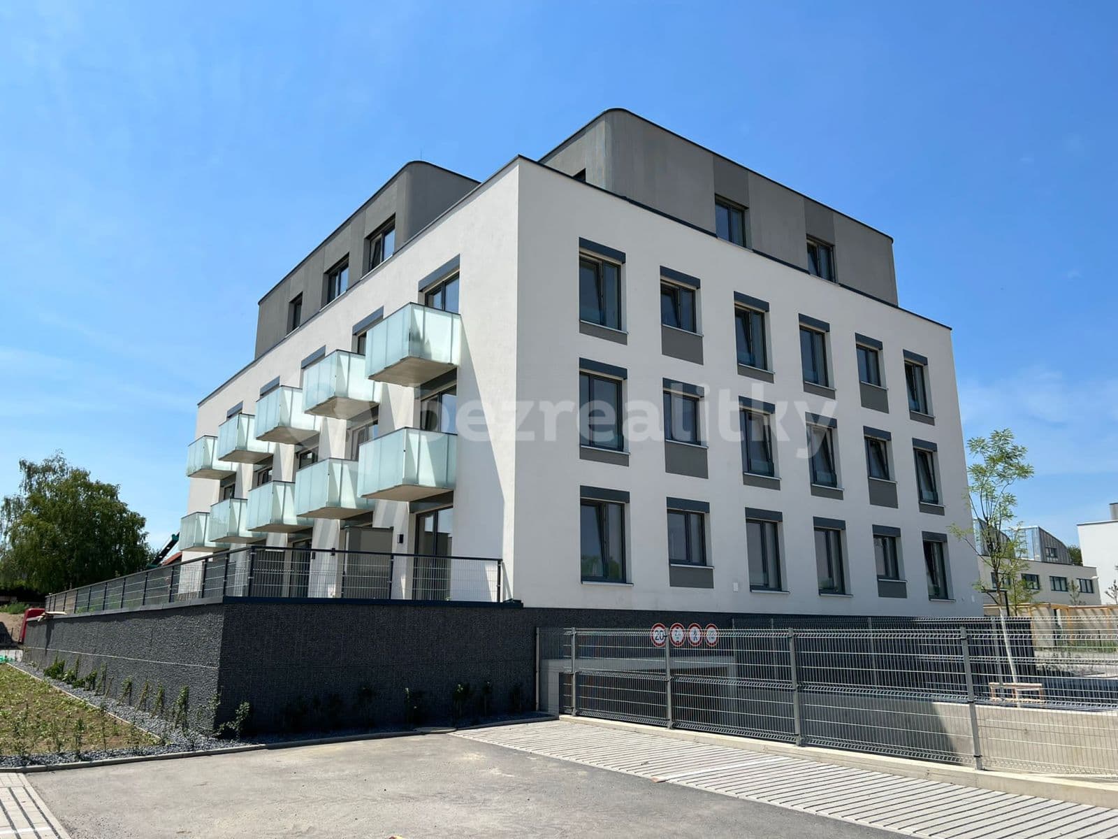 1 bedroom with open-plan kitchen flat to rent, 47 m², U Spojů, Prague, Prague 1 bedroom with open-plan kitchen flat to rent, 47 m², U Spojů, Prague, Prague