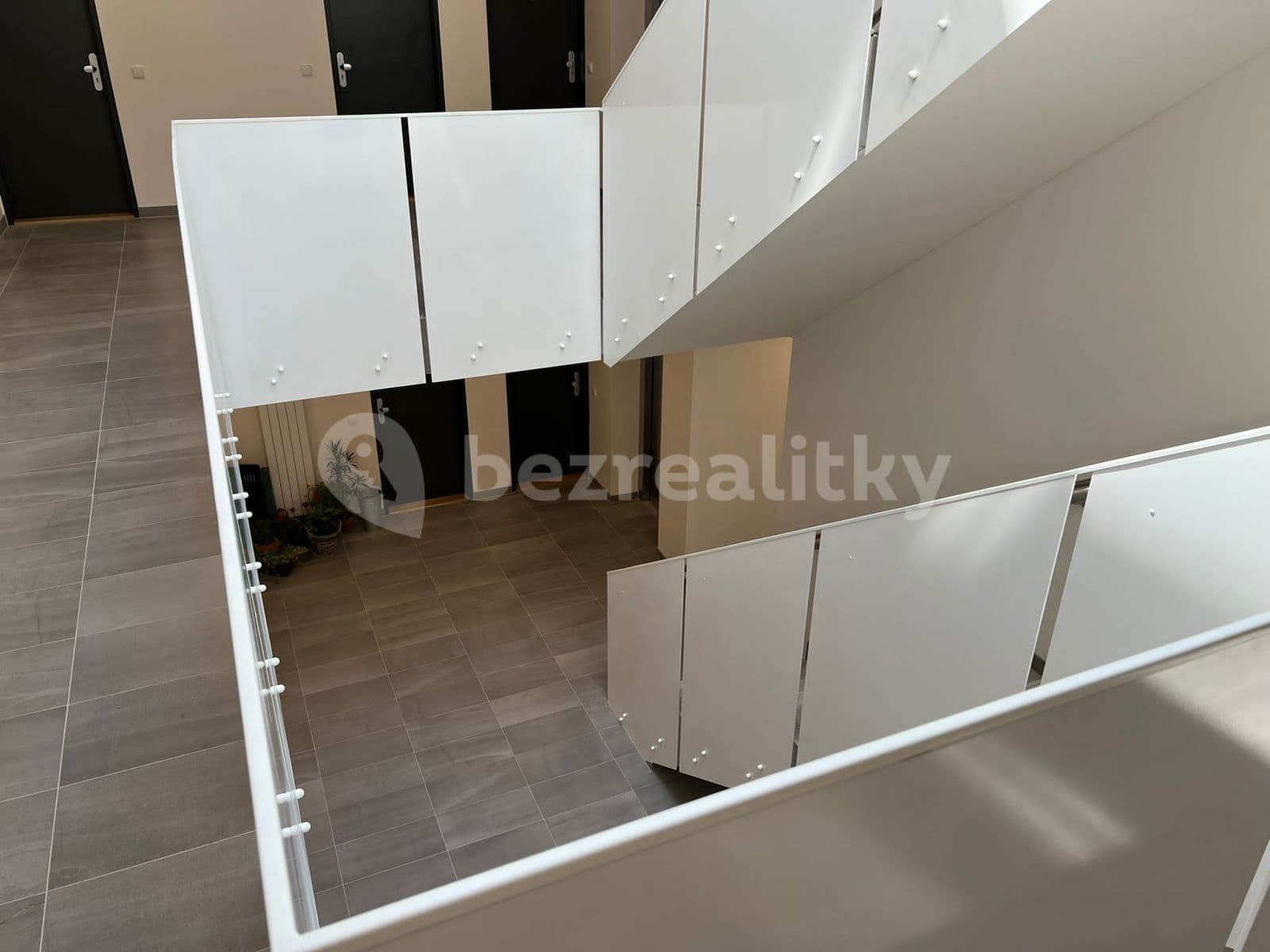 1 bedroom with open-plan kitchen flat to rent, 47 m², U Spojů, Prague, Prague 1 bedroom with open-plan kitchen flat to rent, 47 m², U Spojů, Prague, Prague