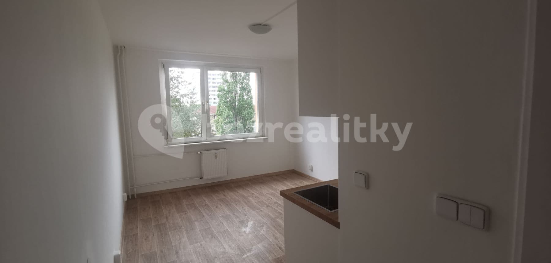 Small studio flat to rent, 22 m², SNP, Ústí nad Labem, Ústecký Region