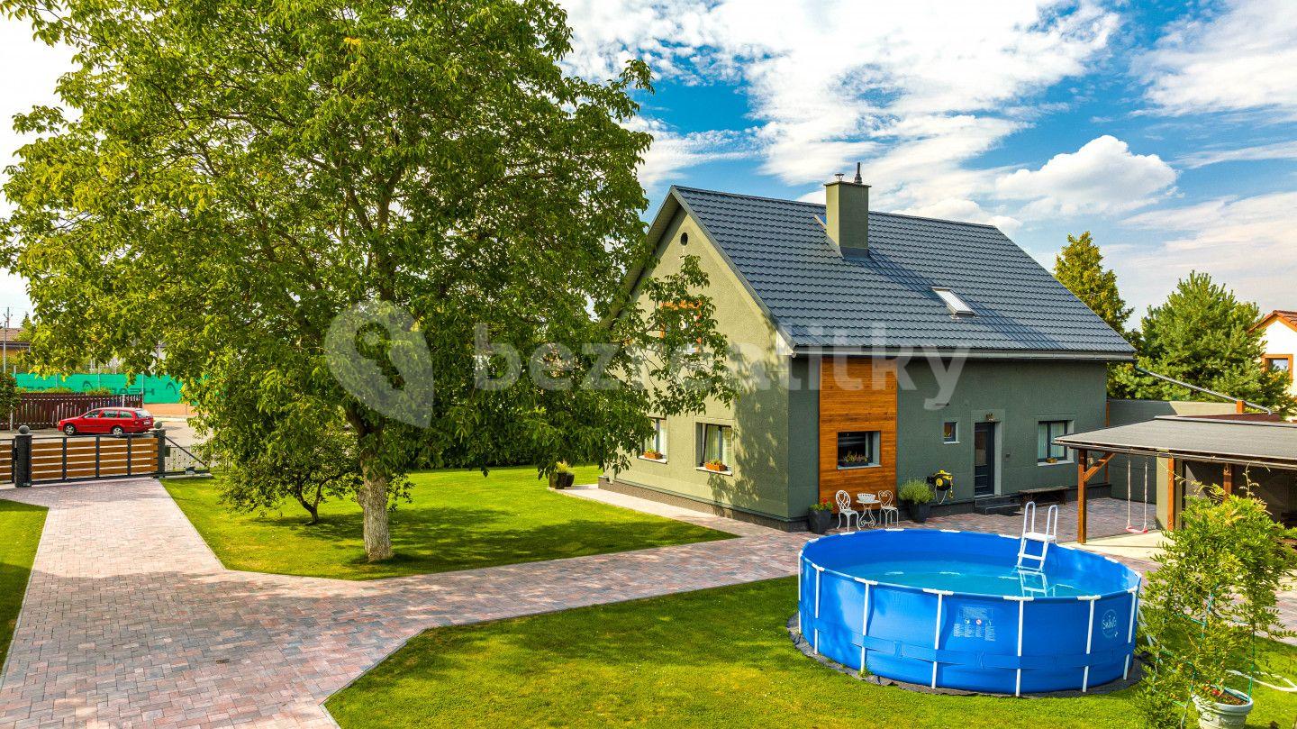 house for sale, 160 m², Loukovec, Středočeský Region