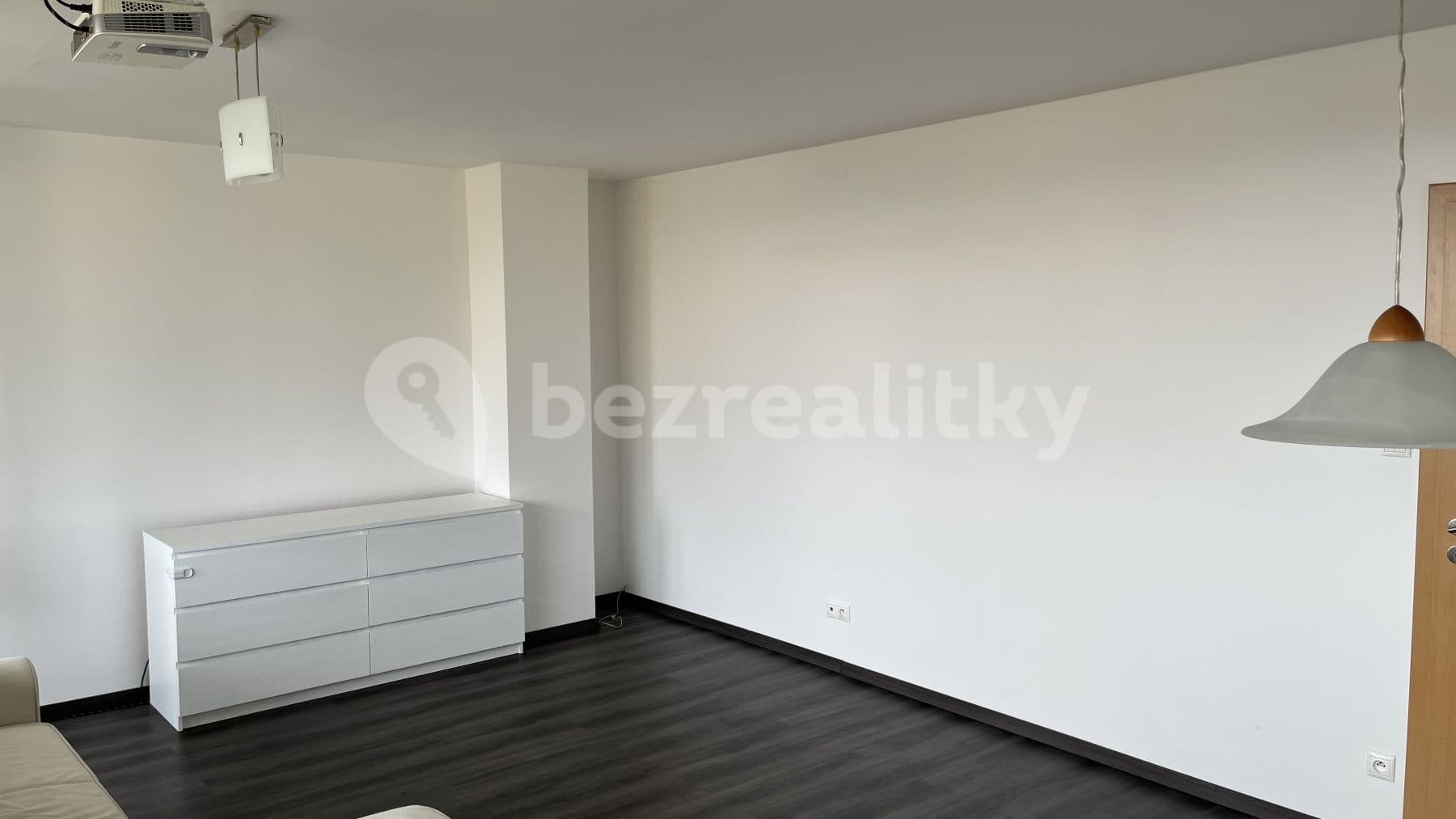 3 bedroom flat to rent, 73 m², Pod Altánem, Prague, Prague 3 bedroom flat to rent, 73 m², Pod Altánem, Prague, Prague