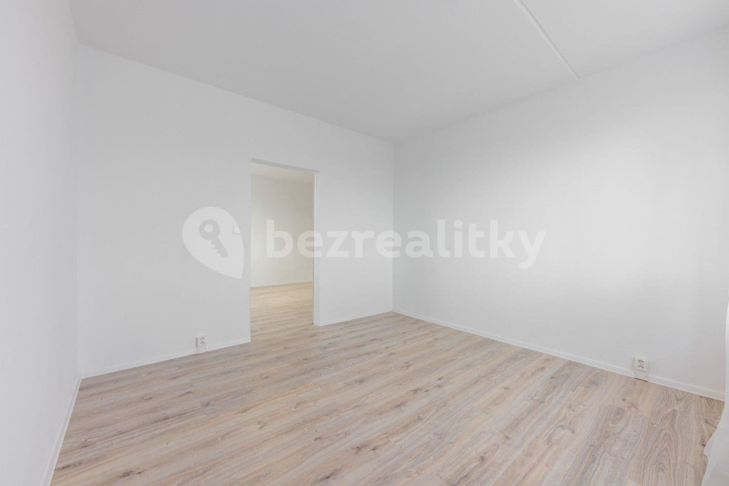 2 bedroom flat for sale, 48 m², Bezručova, Chomutov, Ústecký Region