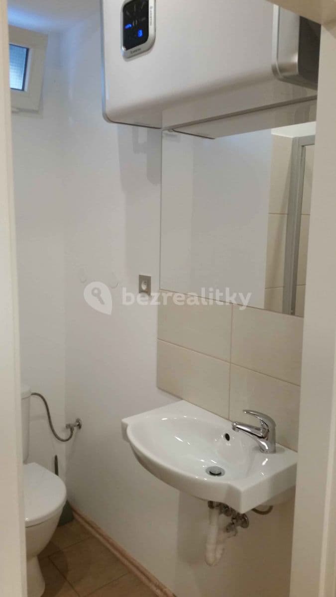 Small studio flat to rent, 20 m², Buzulucká, Prague, Prague Small studio flat to rent, 20 m², Buzulucká, Prague, Prague