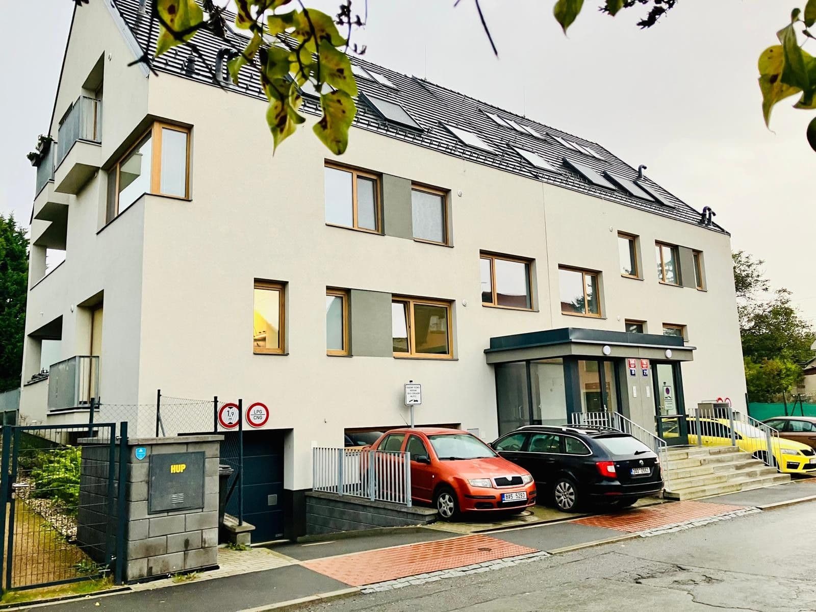 1 bedroom with open-plan kitchen flat to rent, 45 m², Třešňová, Prague, Prague 1 bedroom with open-plan kitchen flat to rent, 45 m², Třešňová, Prague, Prague